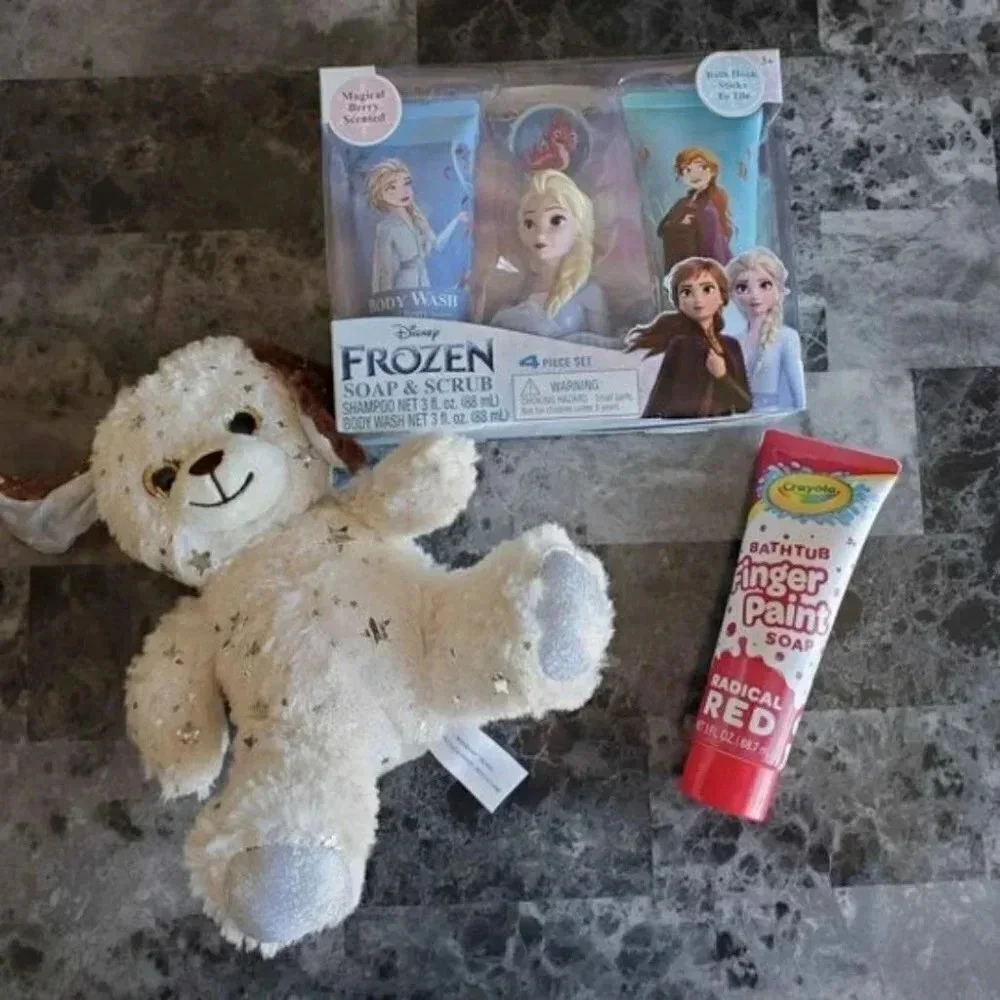 Frozen Soap and Scrub Bath set with Stuffed Animal and Red Bath Paint